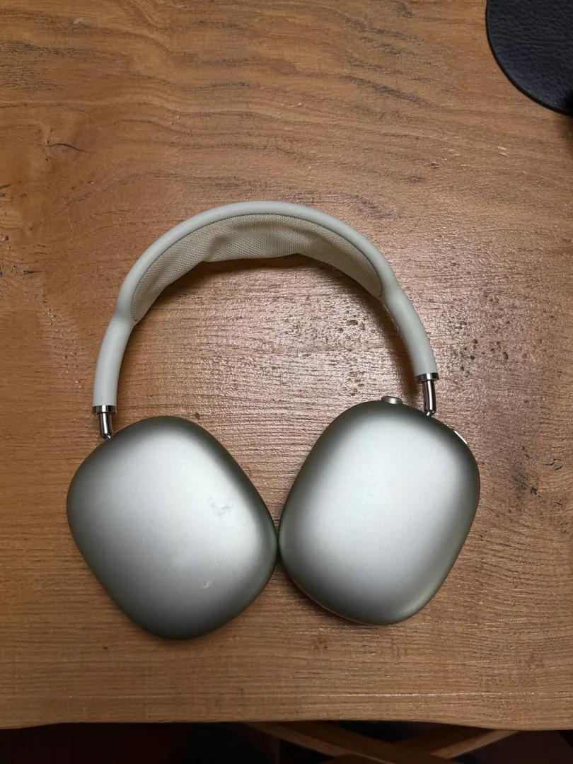 AirPods Max Headphones — photo 1