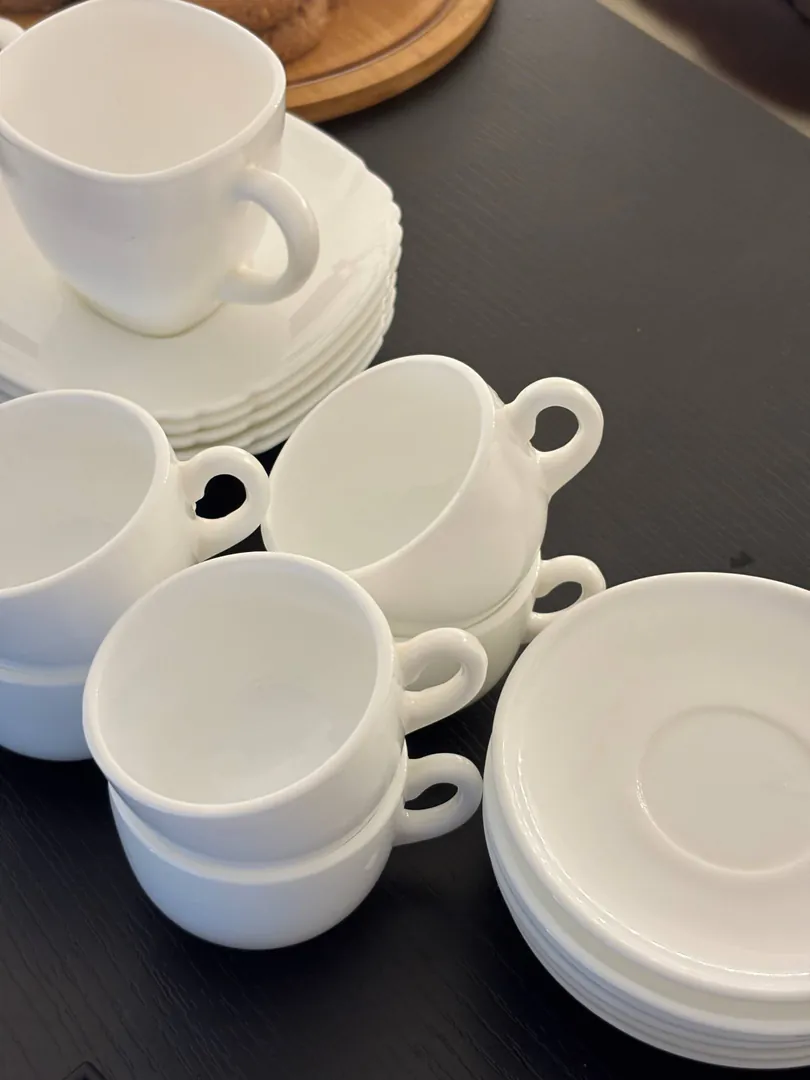 Mugs with saucers — photo 1