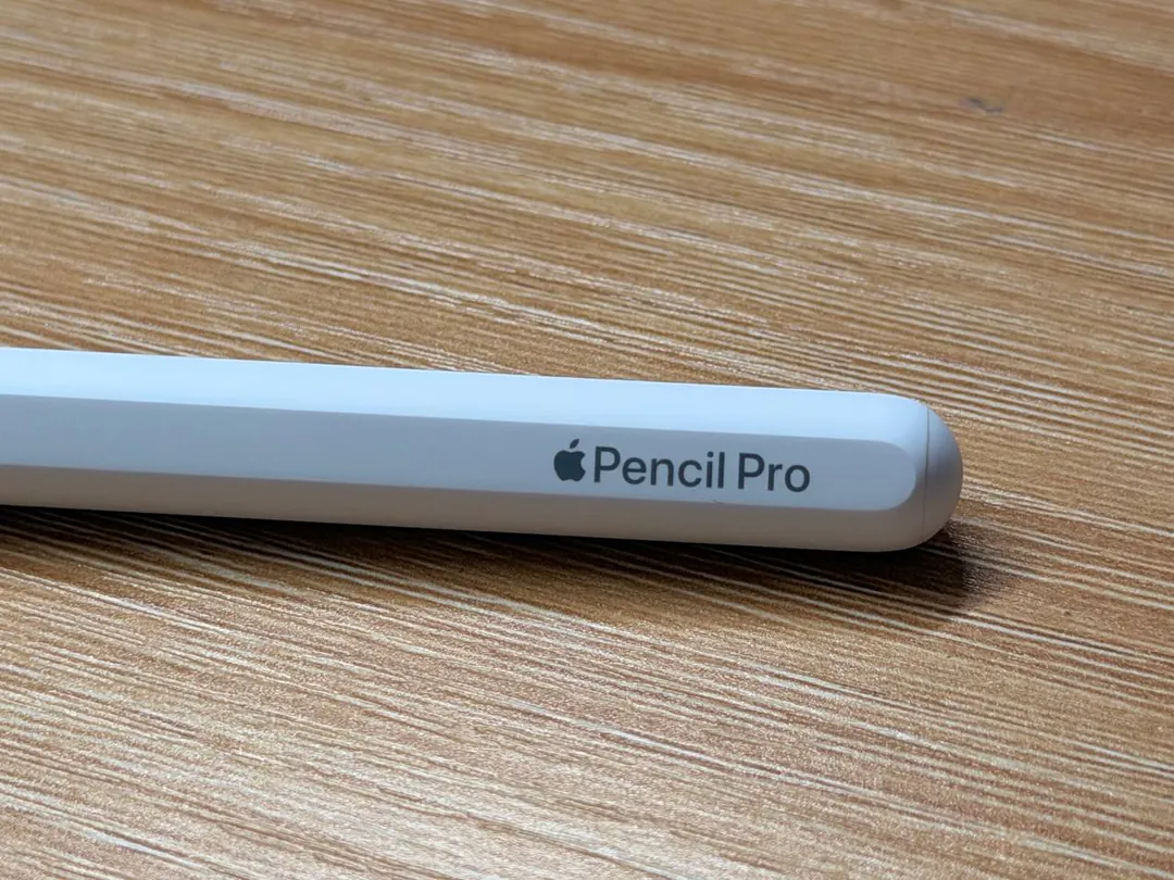 iPad Air 13" (M3) 128Gb Starlight с Apple Pencil Pro и Smart Folio — фото 3