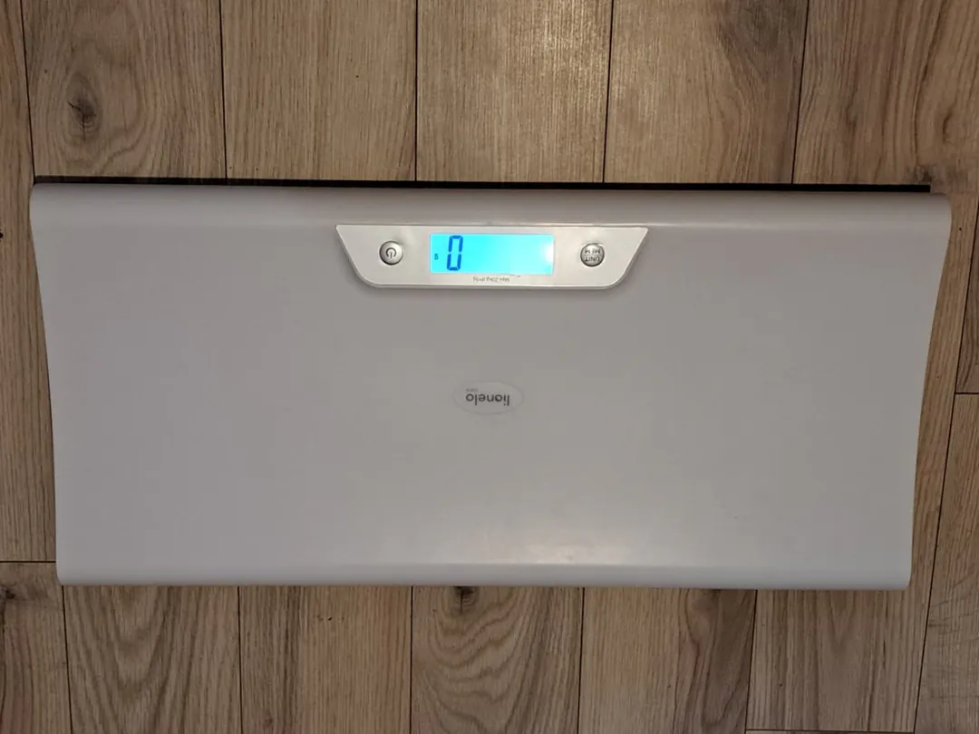 Lionelo BabyBalance Baby Scales — photo 1