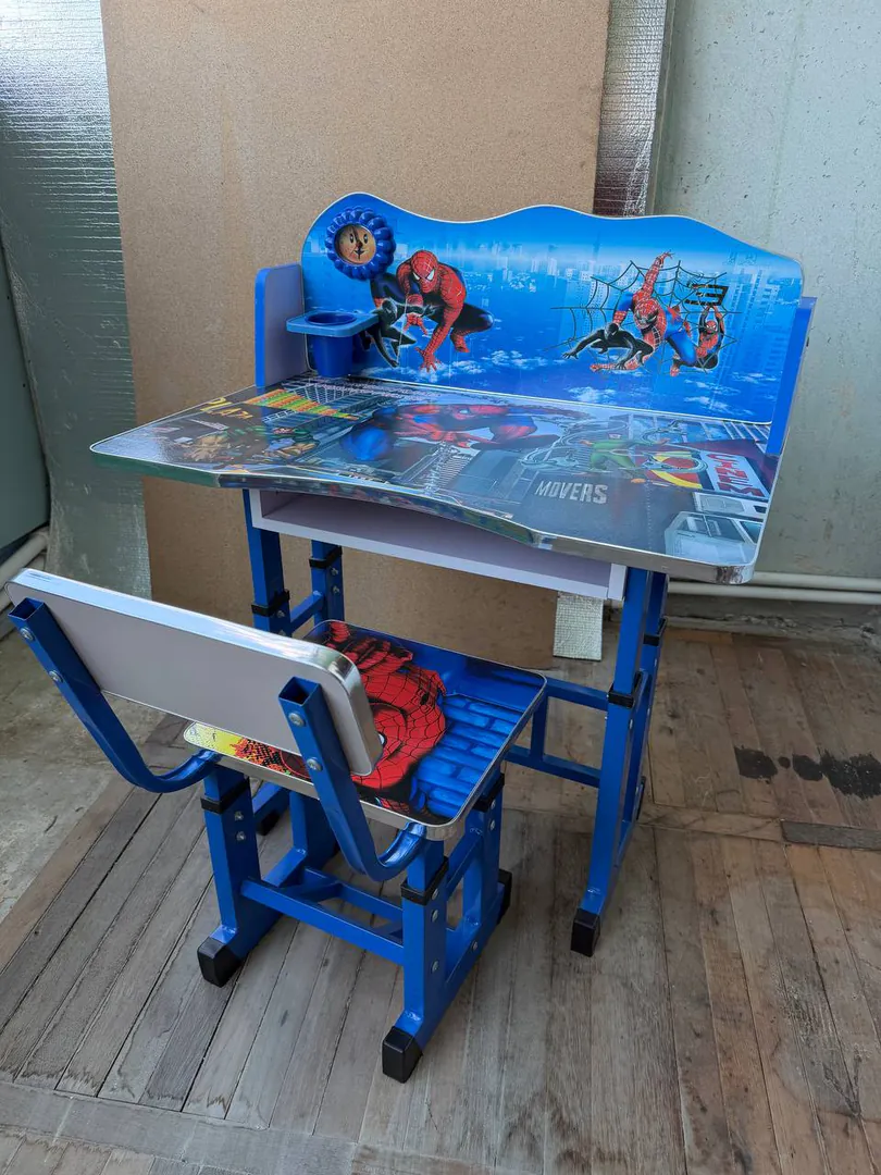Children's adjustable table and chair set Spider-Man — photo 1