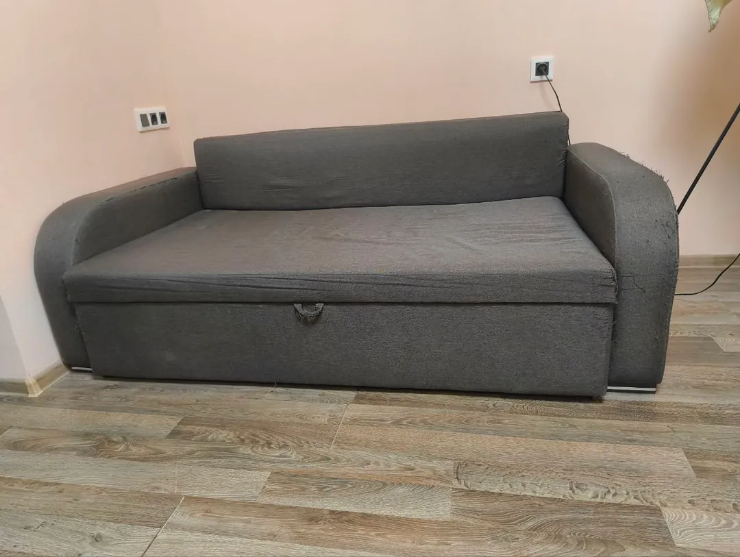 Fold-out sofa — photo 1