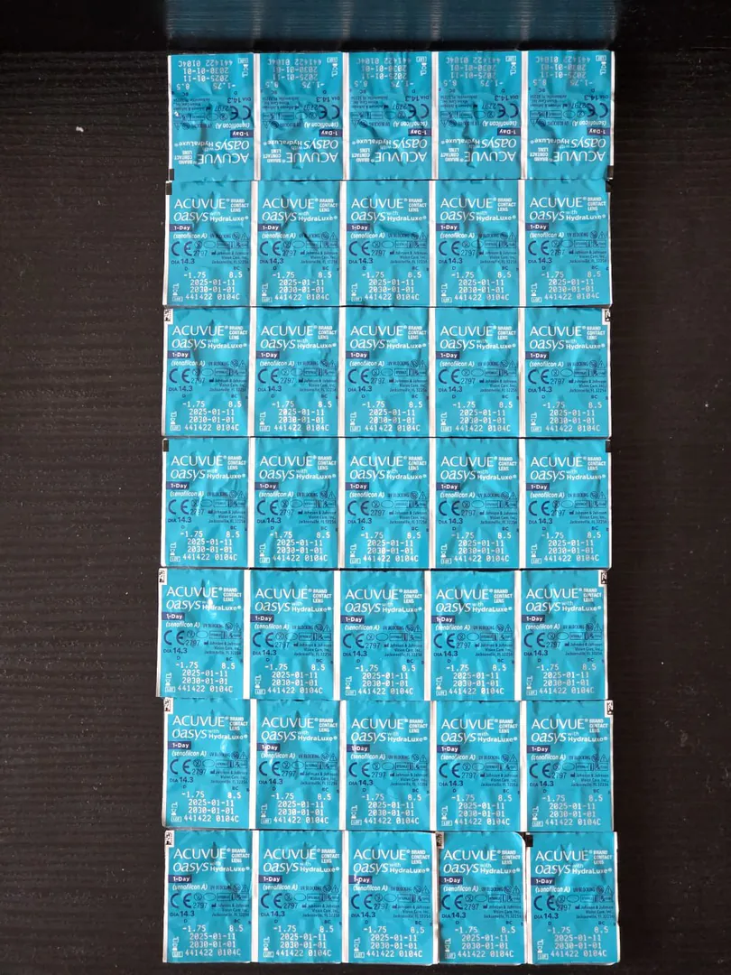 კონტაქტური ლინზები ACUVUE OASYS 1-Day with HydraLuxe -1.75 — ფოტო 1