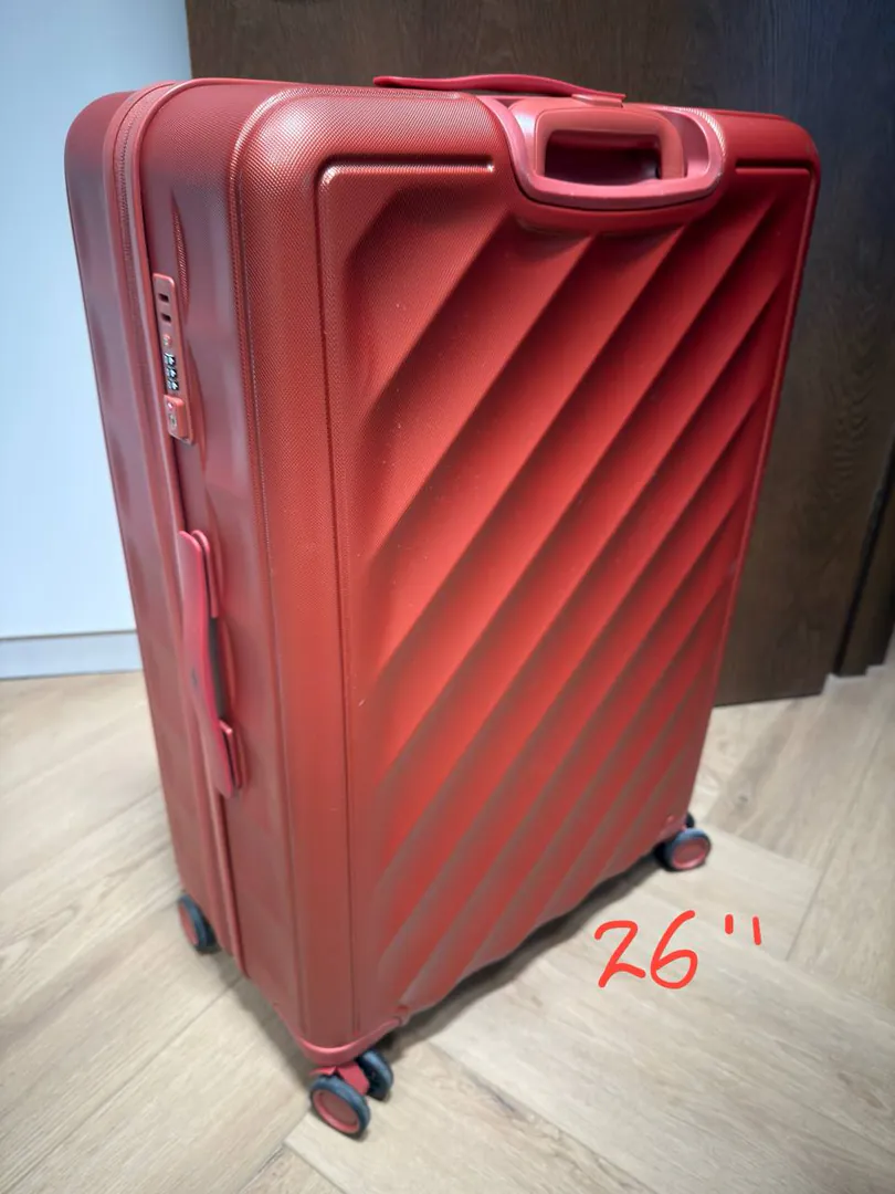 Suitcases — photo 1