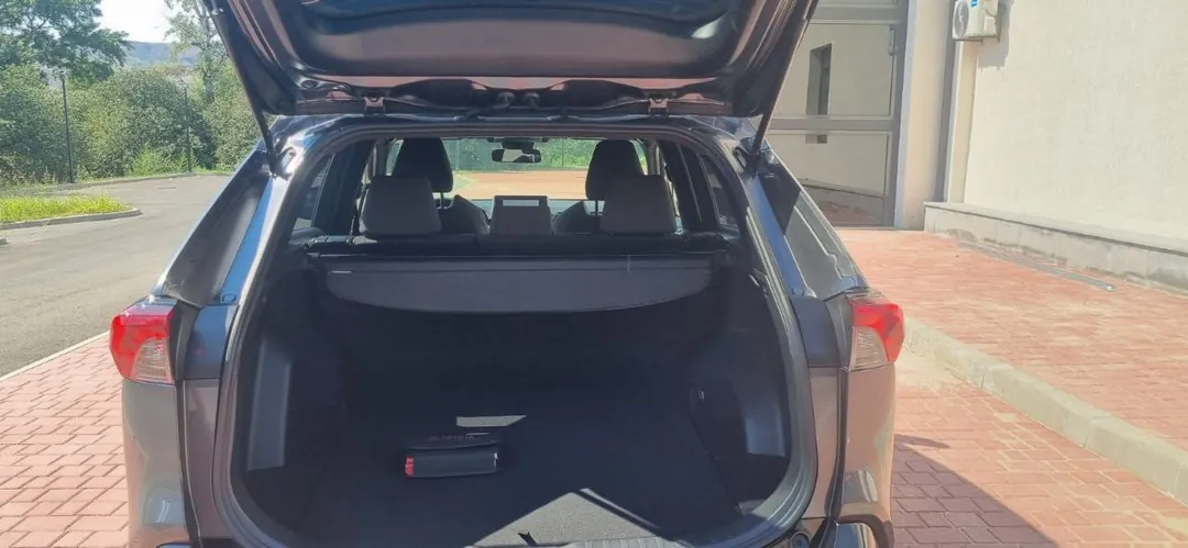 Toyota RAV4 SE Hybrid 4x4 2024 — photo 1