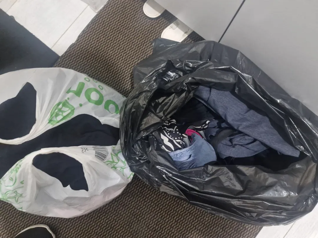Women's tops and dresses — photo 1