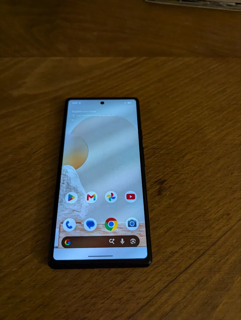 Google Pixel 6a — фото 1