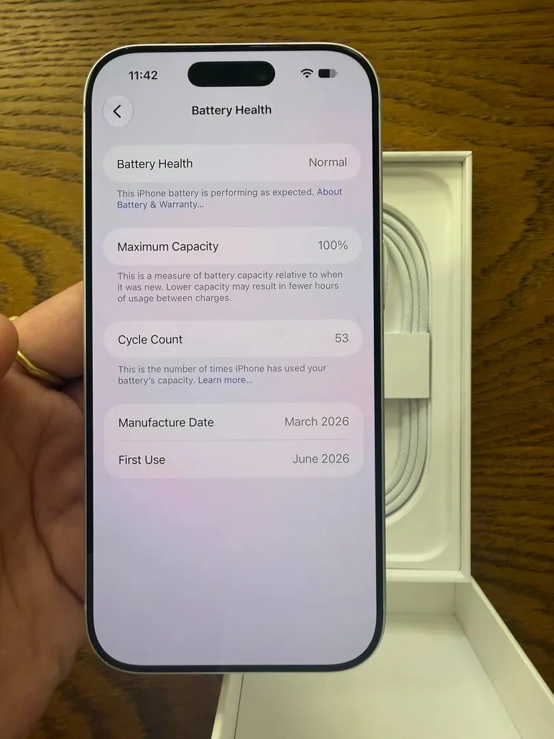 iPhone 17 Pro Серебристый 256gb — фото 1