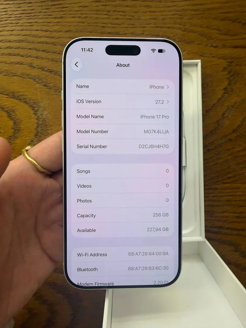 iPhone 17 Pro Серебристый 256gb — фото 2