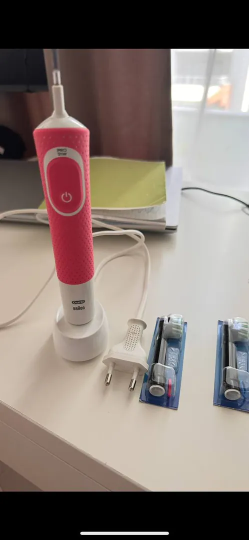 Oral-B Braun electric toothbrush — photo 2