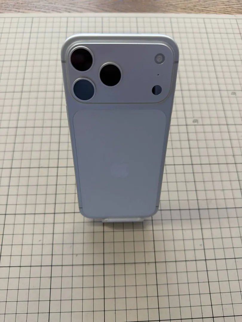 iPhone 17 Pro Max 256GB Silver — фото 1