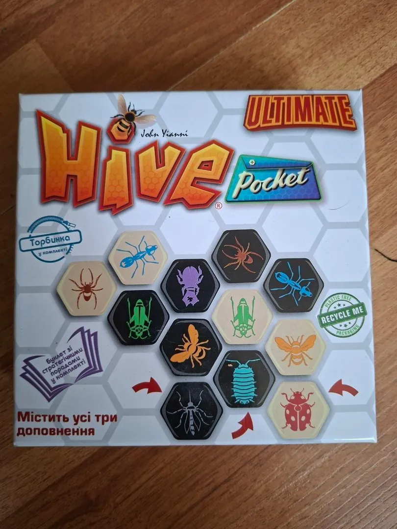 Hive Pocket board game — photo 1
