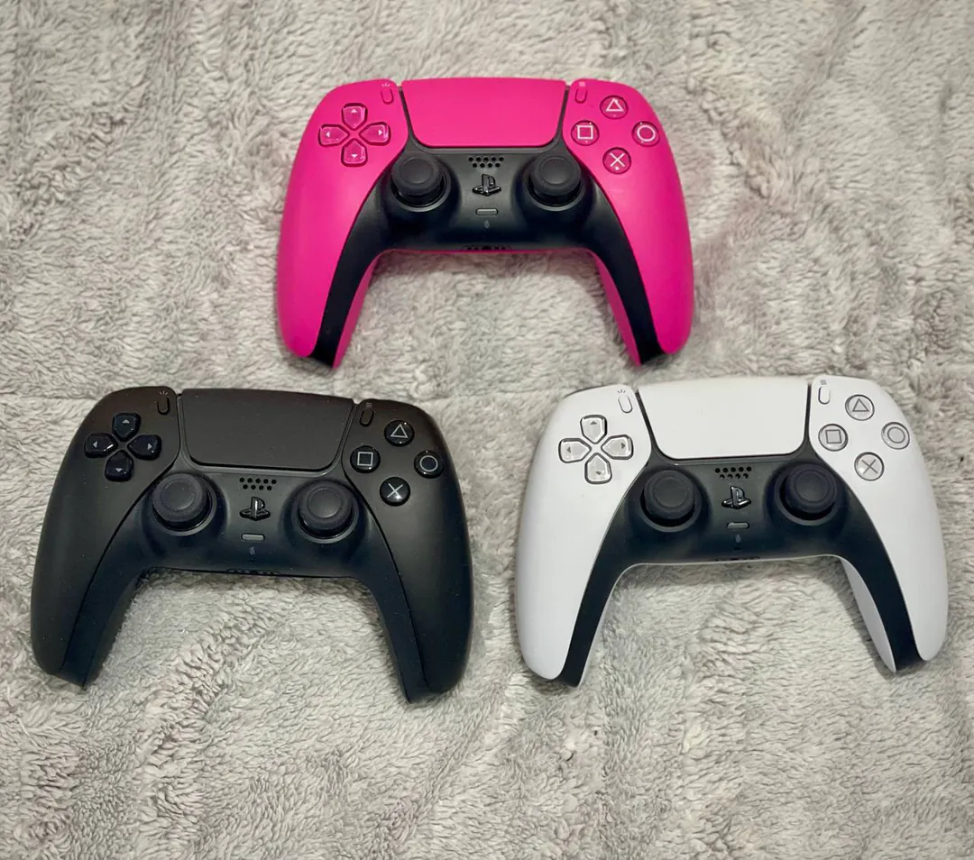 PlayStation5 controllers — photo 1