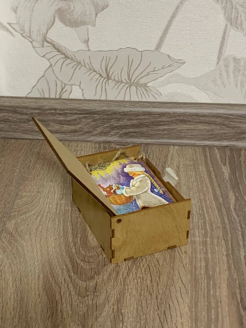 Wooden flags with illustrations — photo 1