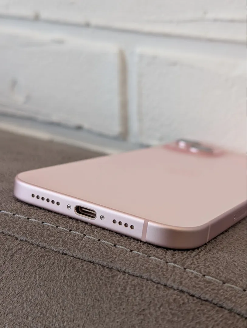 iPhone 15 Plus 128 GB — photo 4