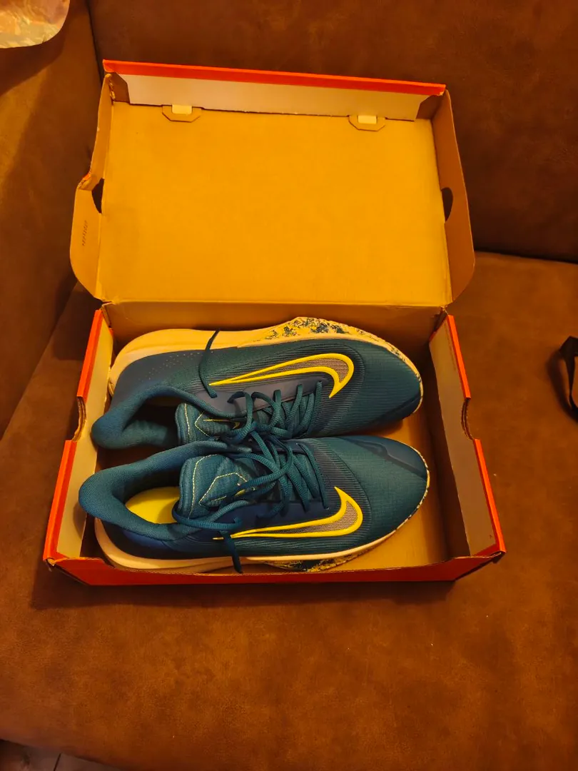 Nike Sneakers — photo 3