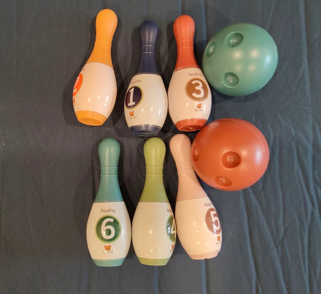 Kids bowling — photo 1