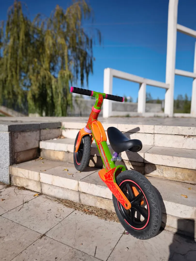 Children's balance bike — photo 2