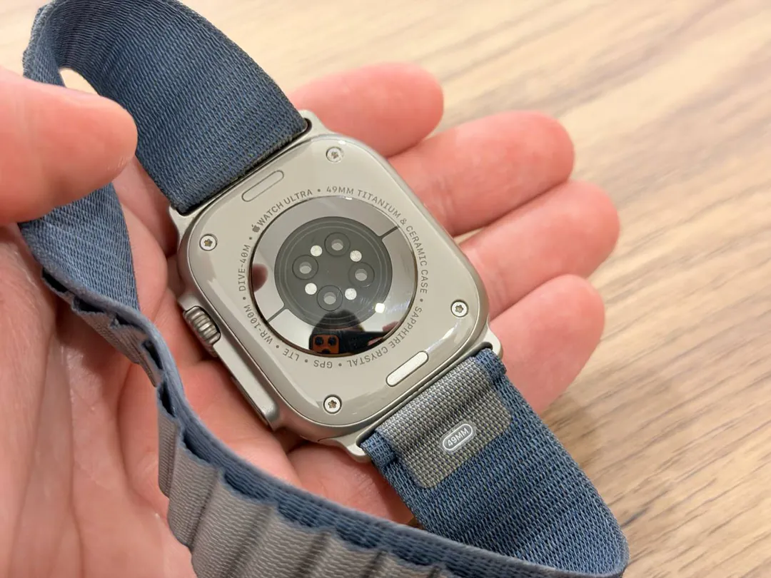 Apple Watch Ultra 2 — photo 1