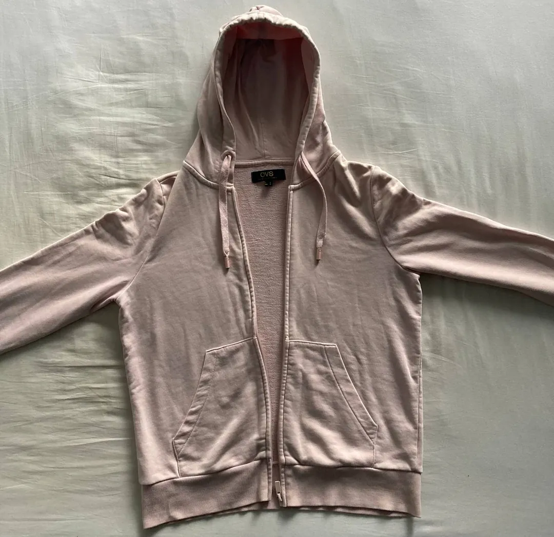 Hoodies and zip-up hoodies for teenagers and girls — photo 1