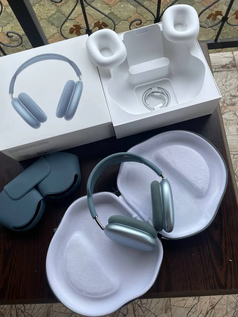 AirPods Max Headphones (USB-C) — photo 1