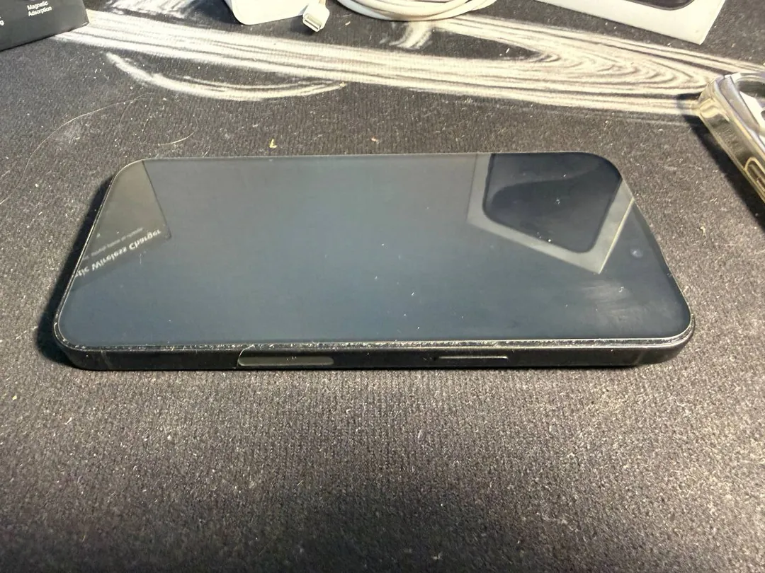 Apple iPhone 15 Pro Max 256 Гб Black Titanium — фото 2