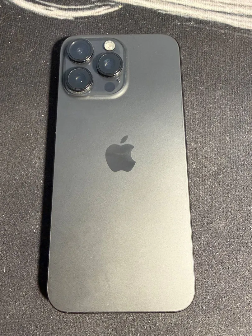 Apple iPhone 15 Pro Max 256 Гб Black Titanium — фото 3