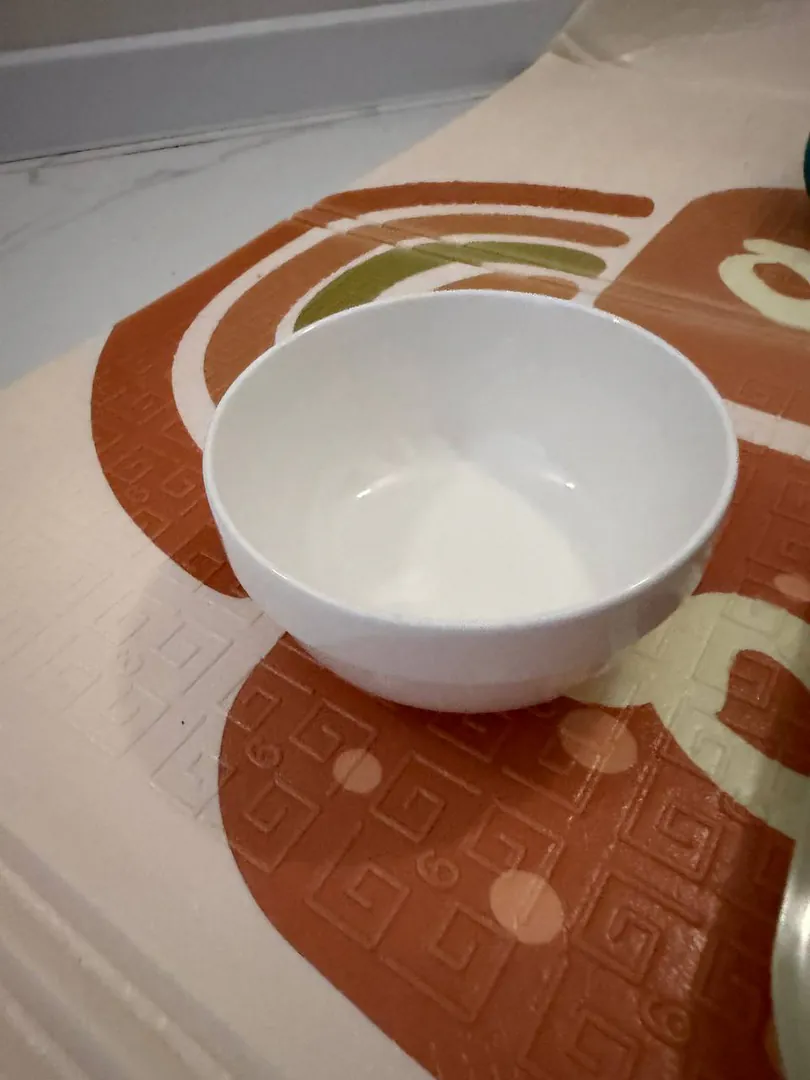 White salad bowl — photo 1