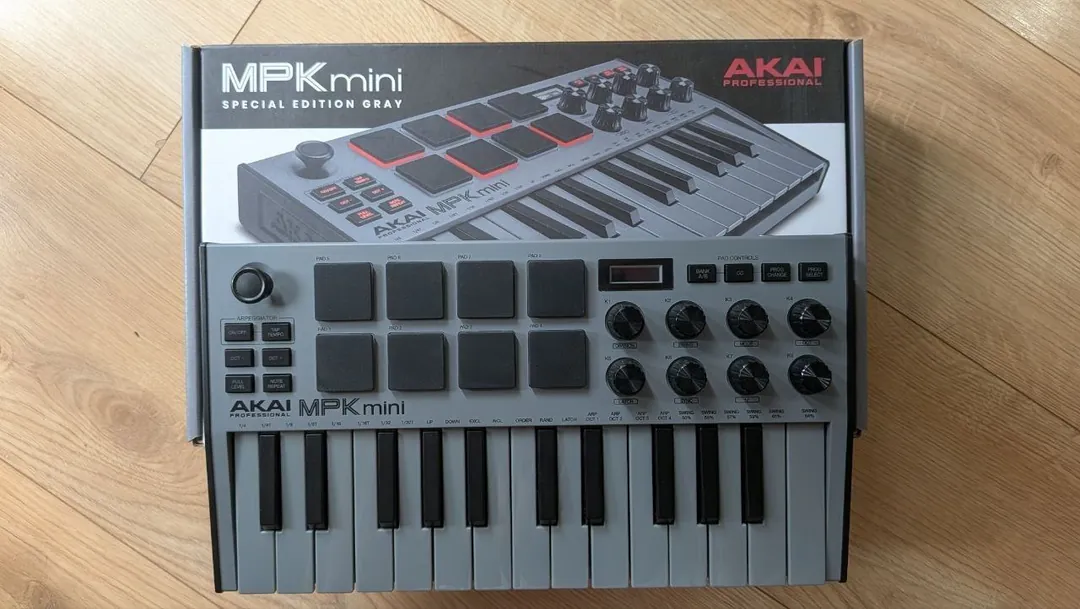 MIDI keyboard Akai MPK mini MK3 Gray — photo 1