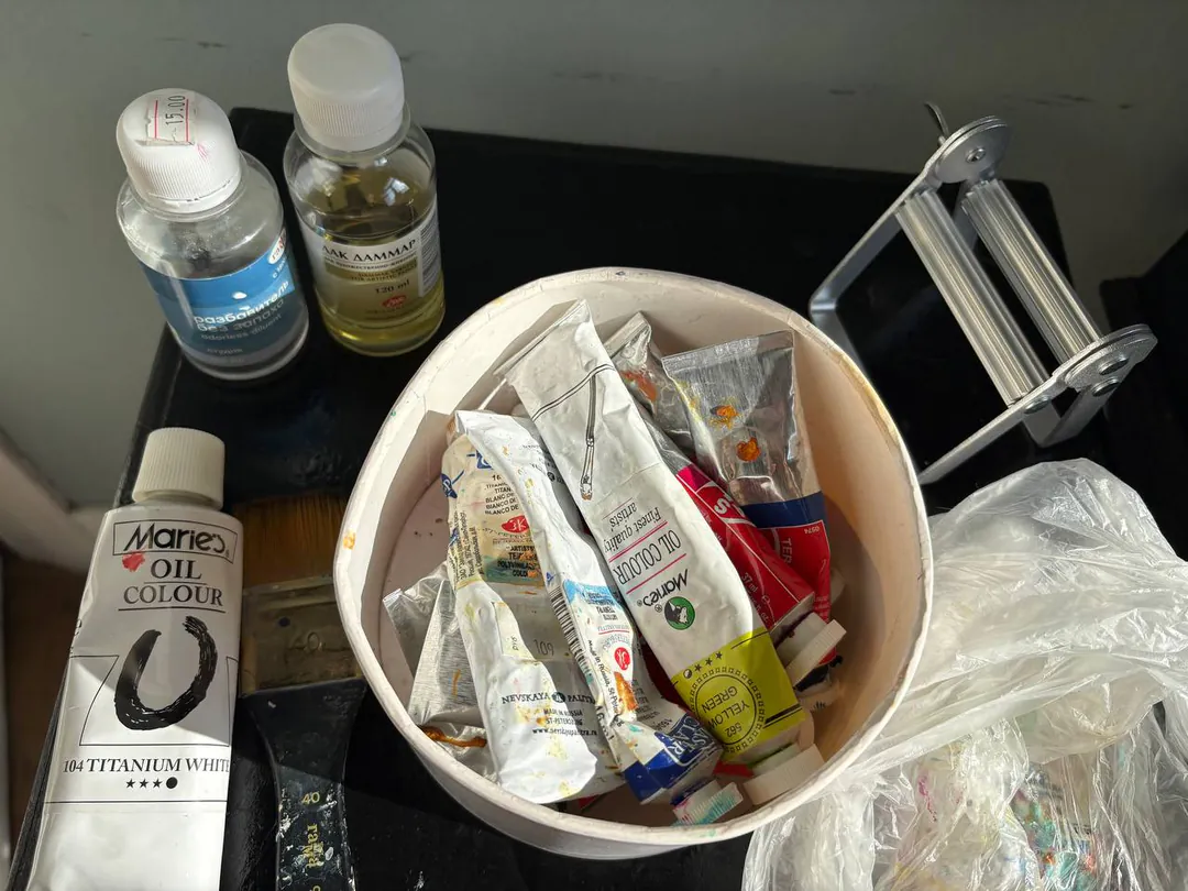 Oil paint set with varnish and thinner — photo 5