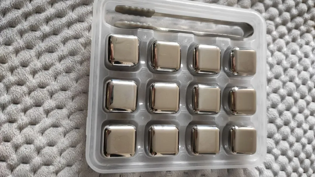 Stainless steel drink chilling cubes — photo 1