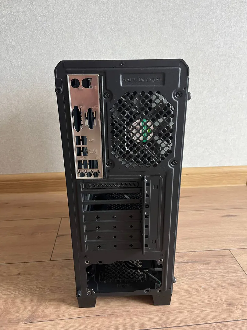 PC case with RGB lighting — photo 5