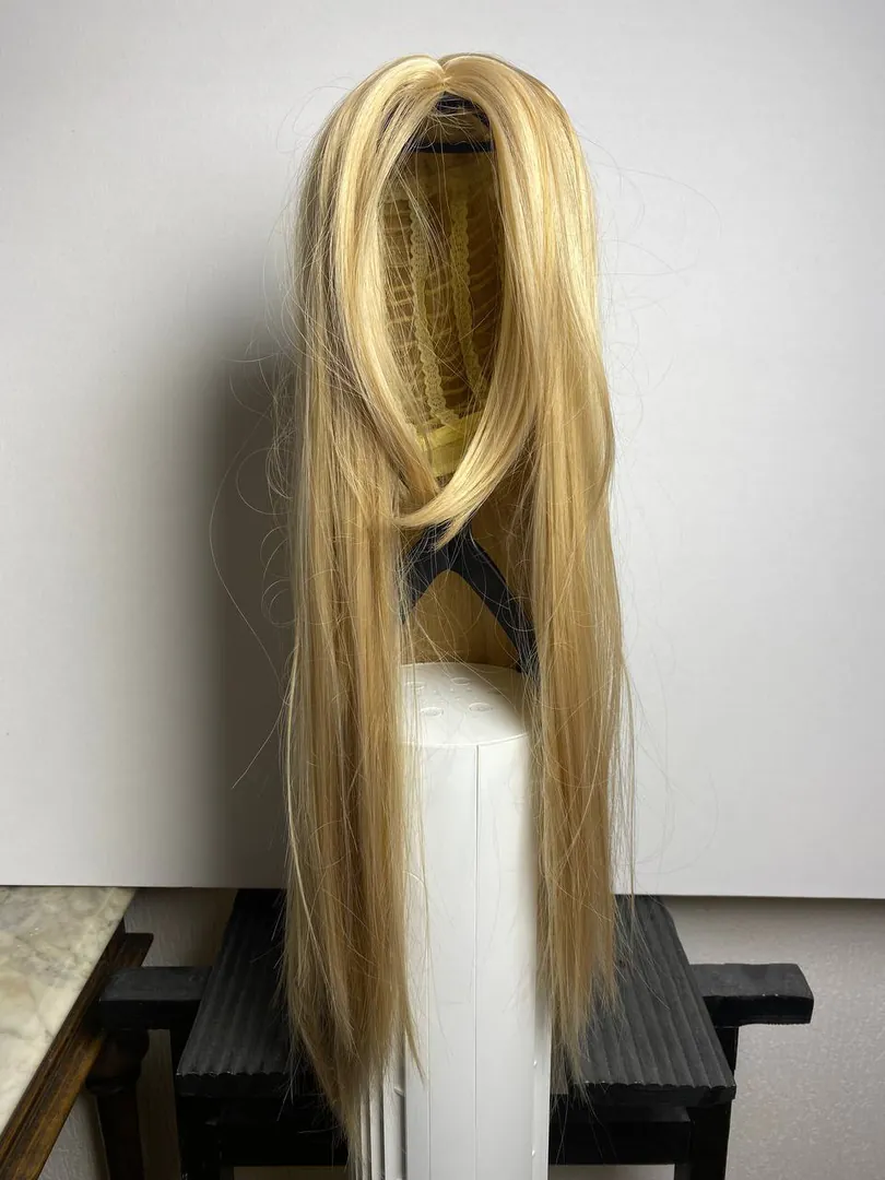 Blonde wig with stand — photo 2