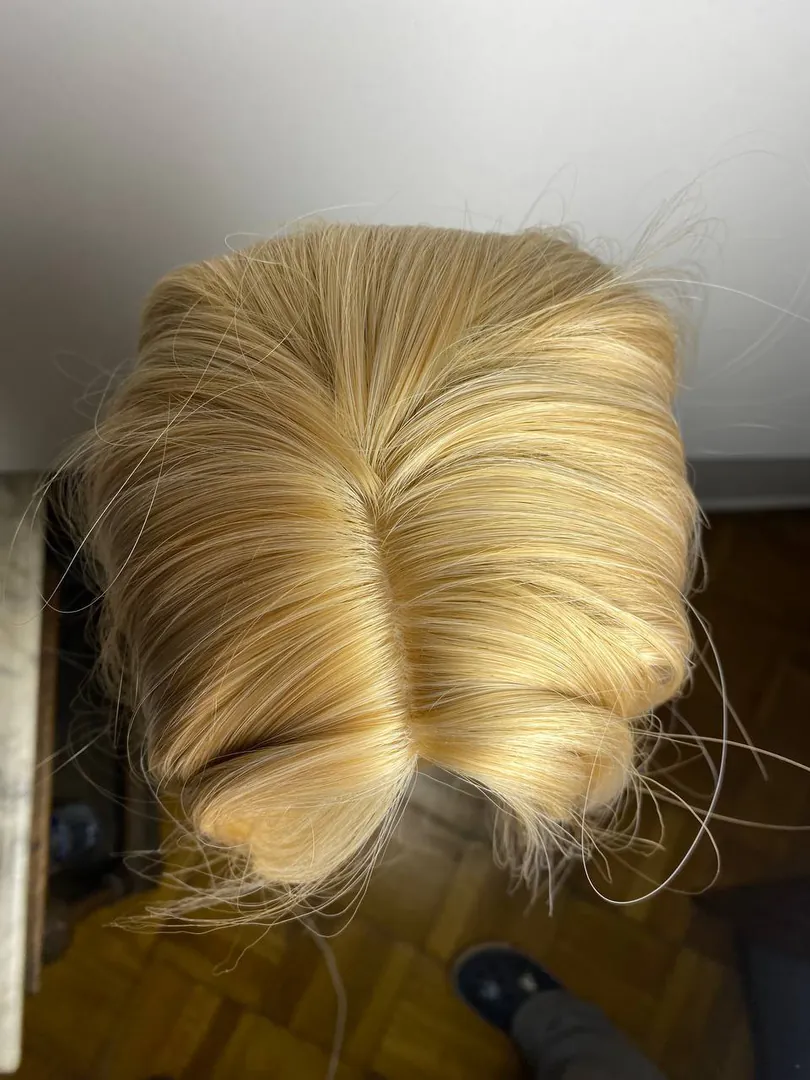 Blonde wig with stand — photo 4