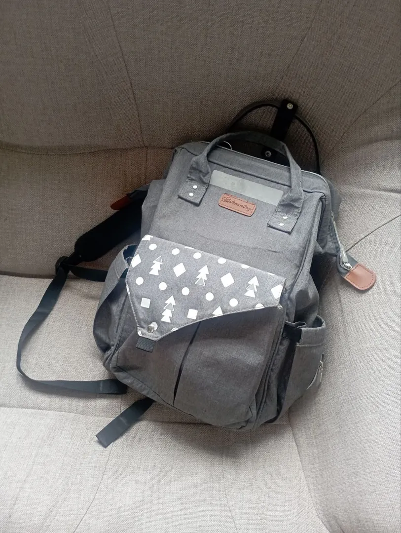 Ergonomic backpack for parents — photo 2