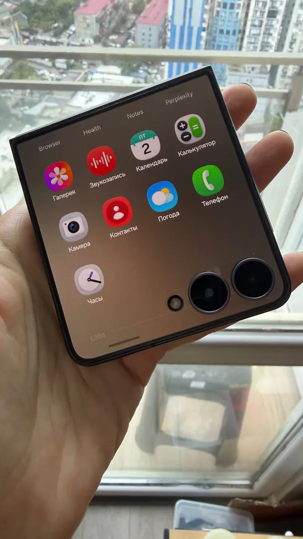 Samsung Galaxy Z Flip 8 — фото 3