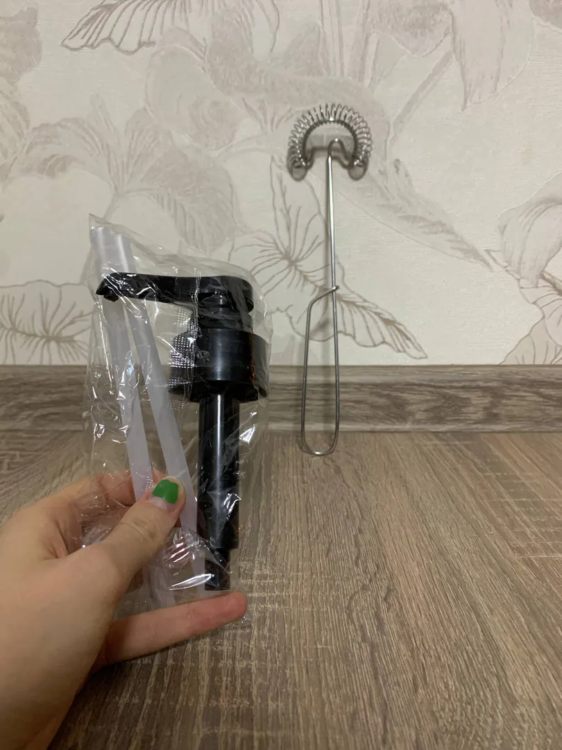Kitchen set: bottle dispenser and whisk Ikea — photo 1