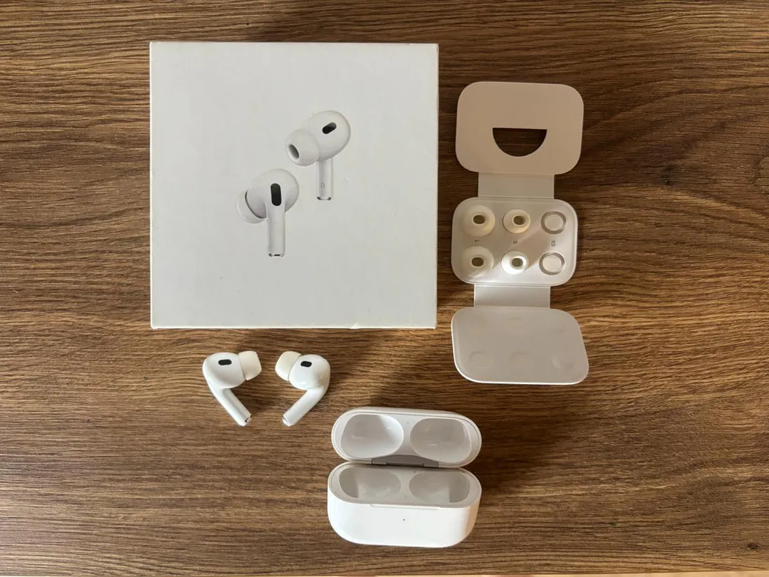Apple AirPods Pro 2 — photo 1
