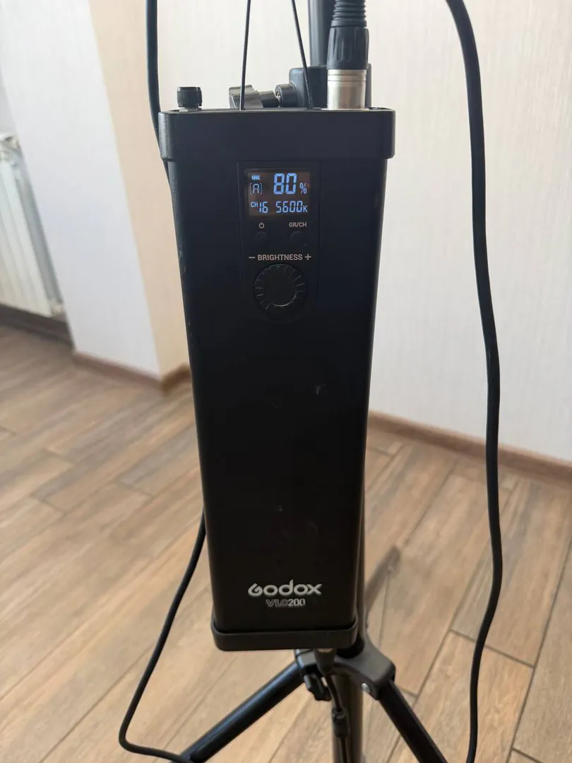 Студийный свет Godox VL200 с софтбоксом — фото 1
