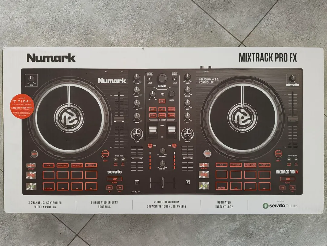 DJ контроллер Numark Mixtrack Pro FX — фото 1