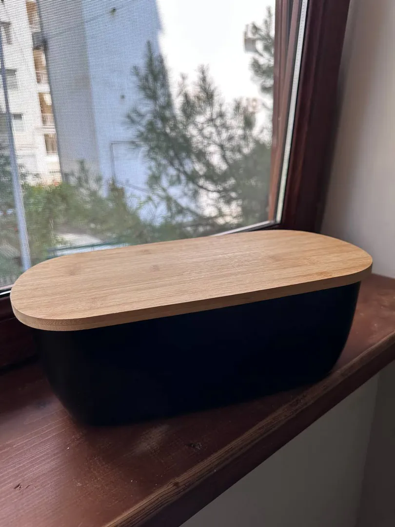 Bread box — photo 1
