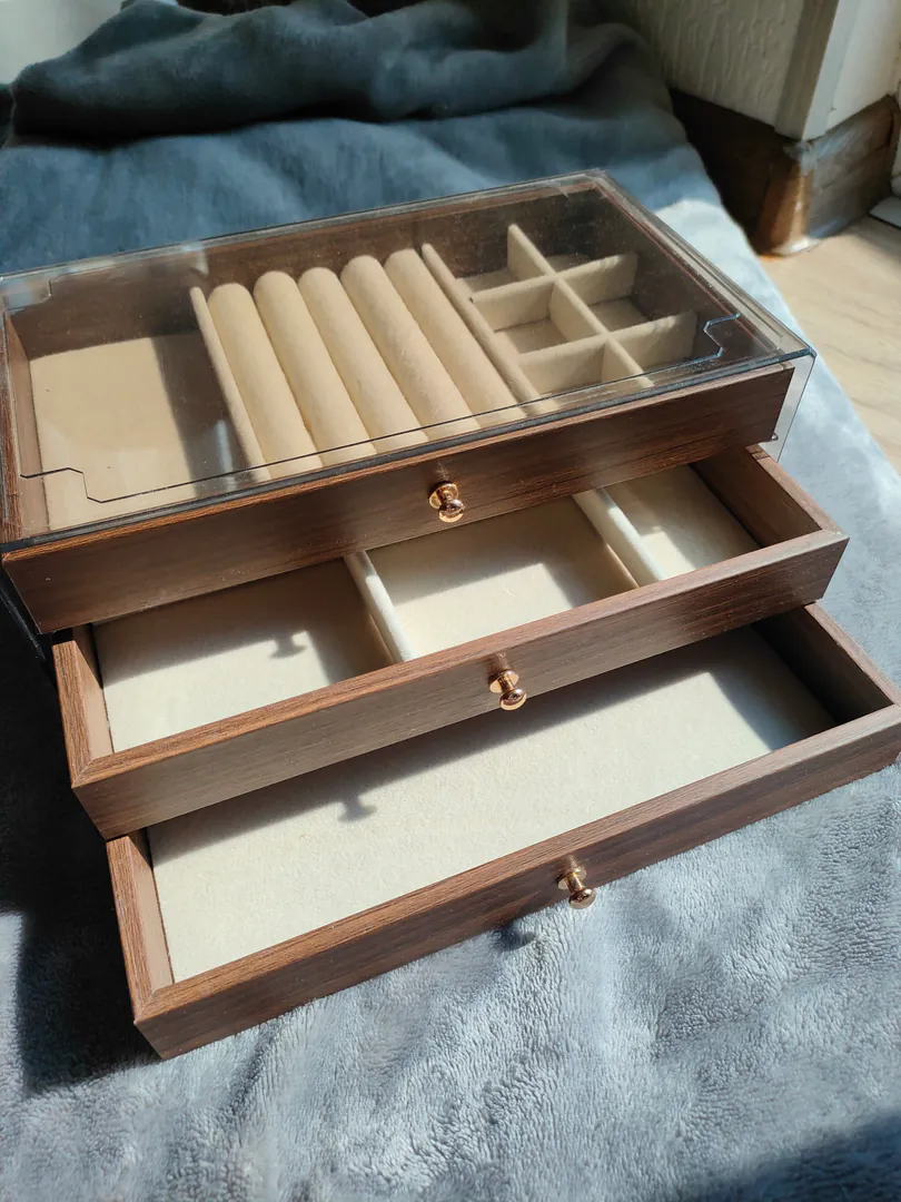 Jewelry organizer with velvet finish — photo 1