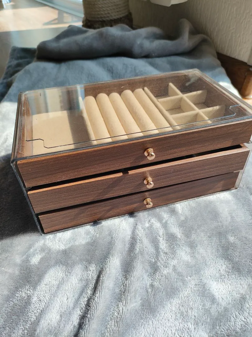 Jewelry organizer with velvet finish — photo 2