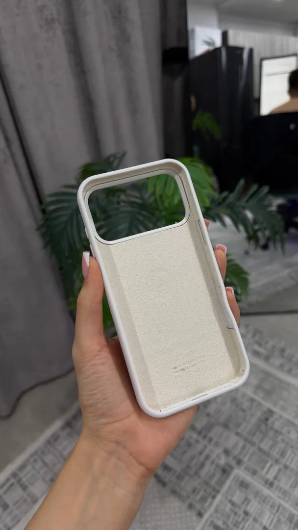 Силиконовый чехол для iPhone 17 Pro Max — фото 1