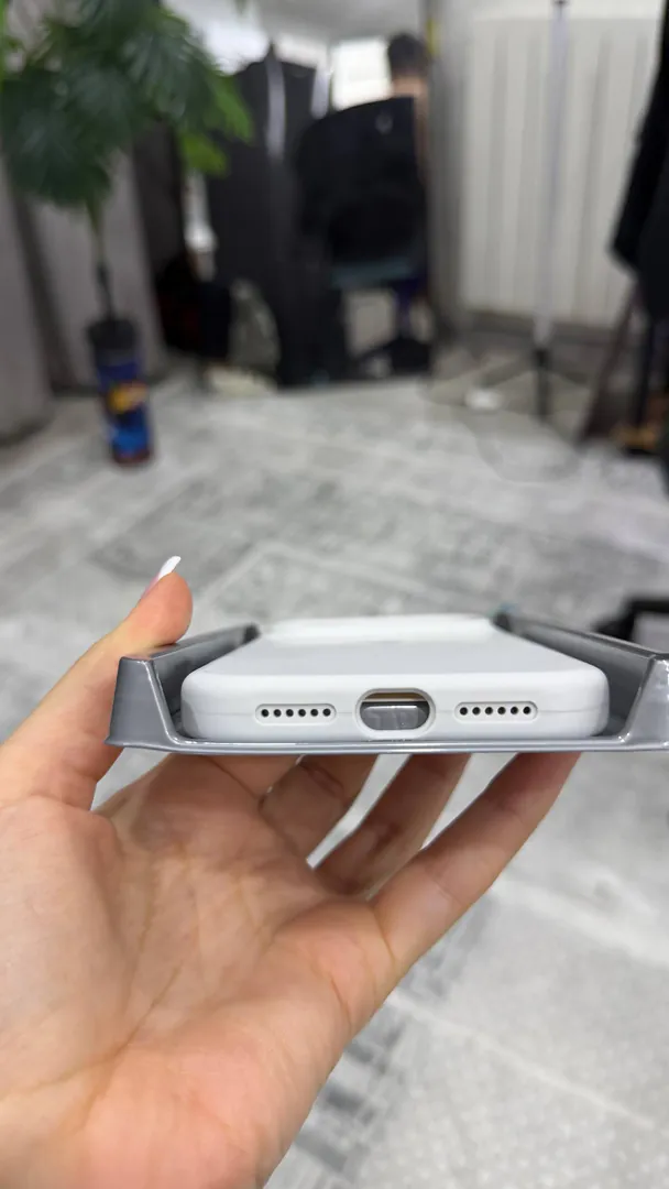 Силиконовый чехол для iPhone 17 Pro Max — фото 2