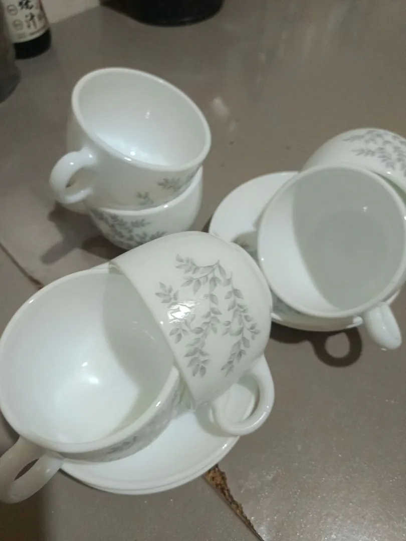 Cup and saucer set — photo 1