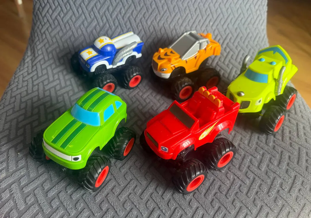 Blaze and the Monster Machines toy car set — photo 1