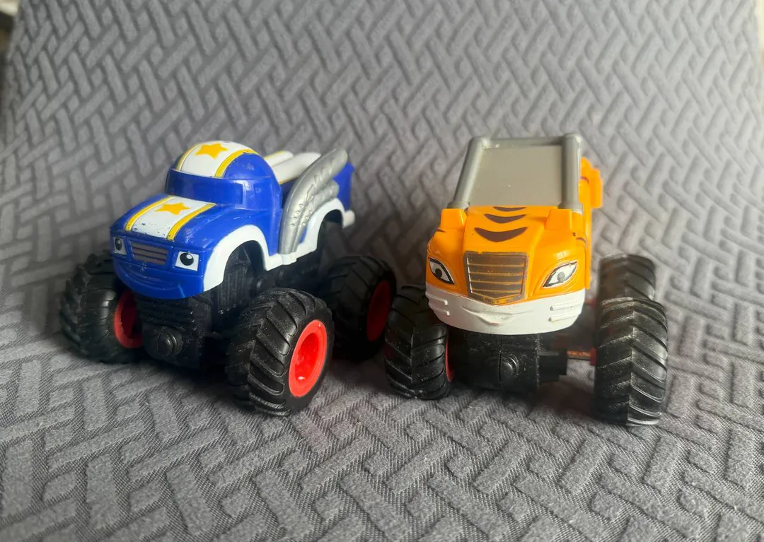 Blaze and the Monster Machines toy car set — photo 3