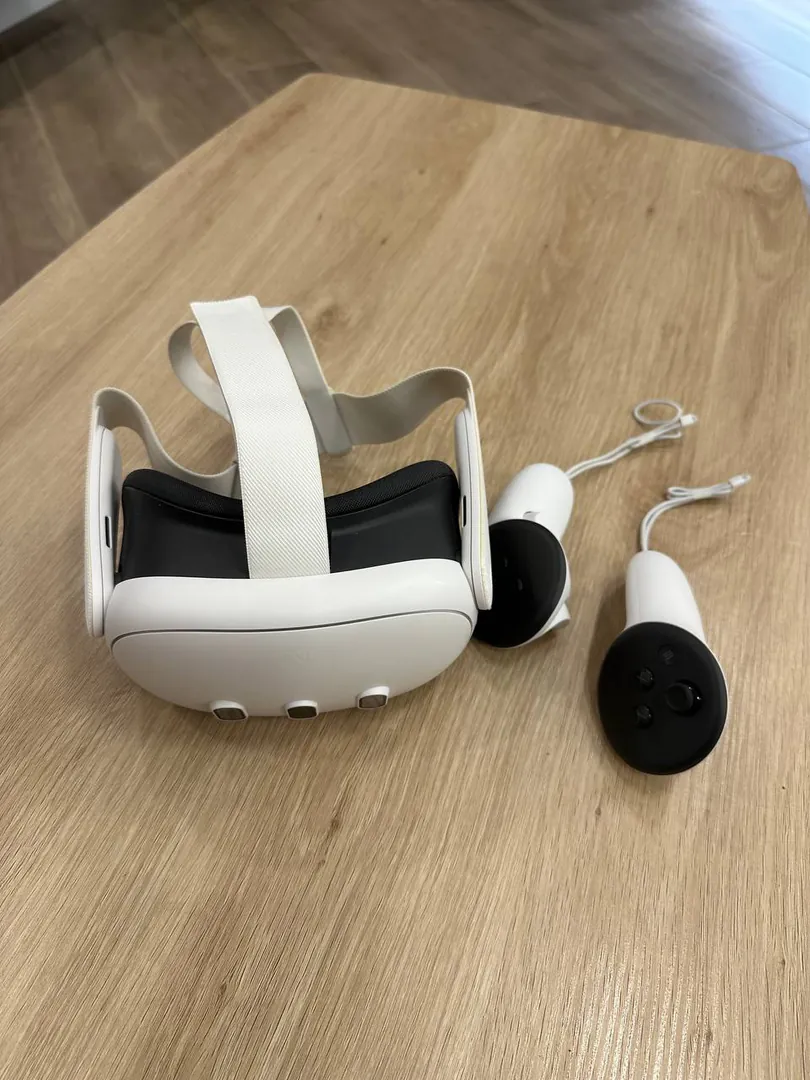 VR headset Meta Quest 3 128GB — photo 1