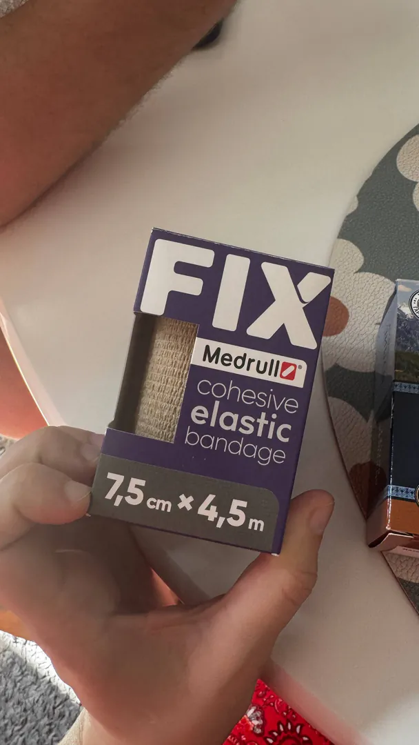 Эластичный самофиксирующийся бинт FIX Medrull — фото 1